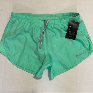 NIKE WOMEN’S MEDIUM RUNNING GYM SHORTS NWT